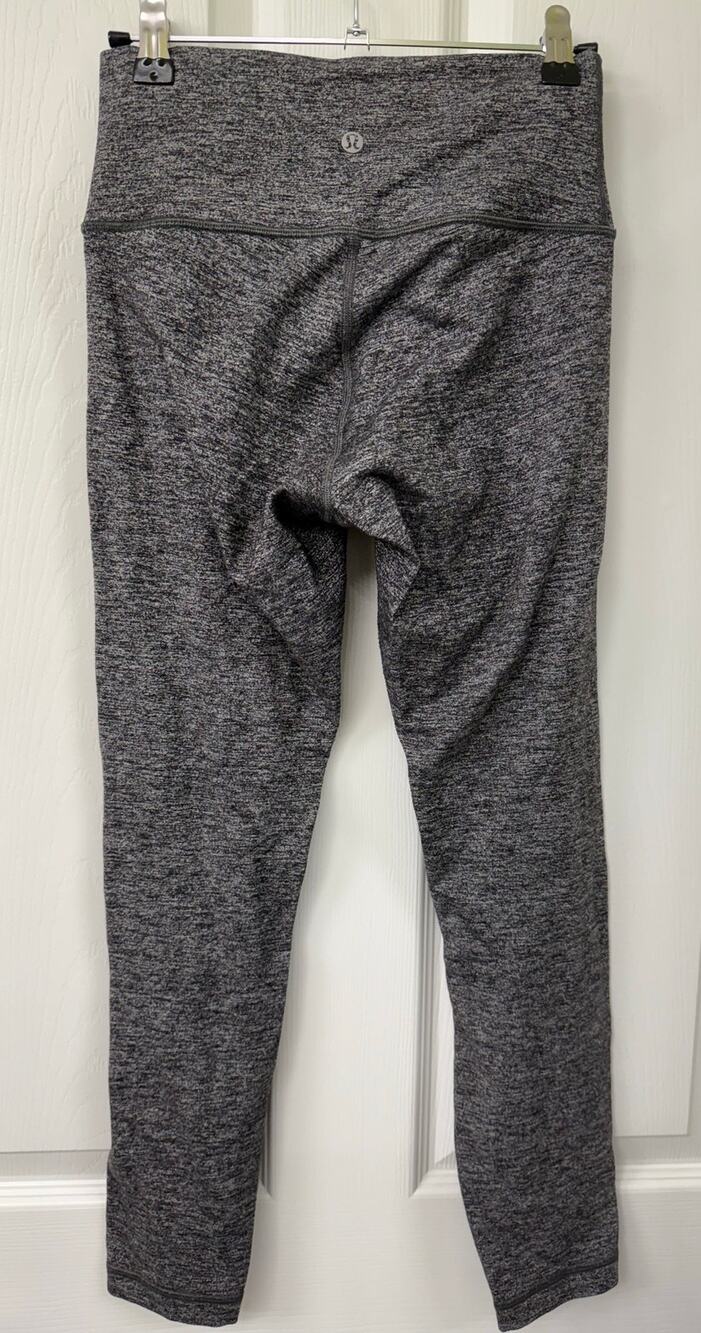Lululemon grey high rise size 6 leggings inseam 27 inch ankle length